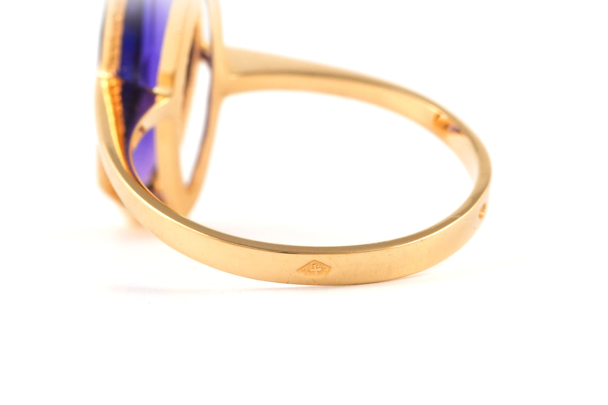 Yellow Gold Solitaire Ring with Amethyst