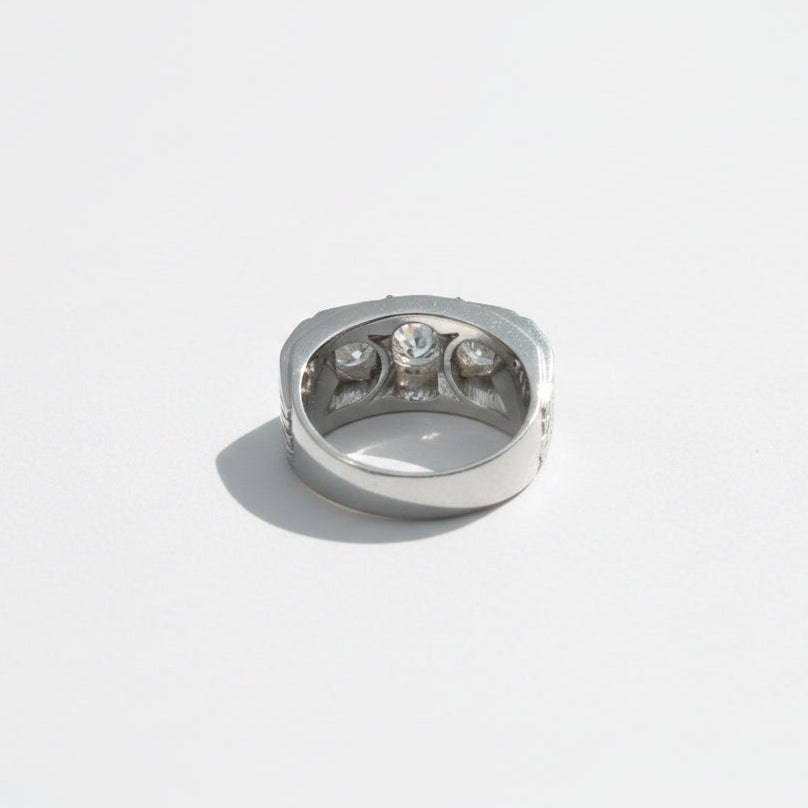 Ring Art Deco in paltinium and diamonds