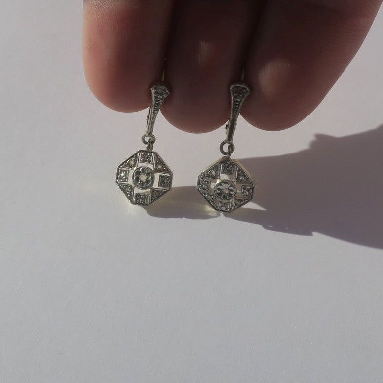 Dormeuses Pendant earrings in yellow gold, paltinium, and diamonds