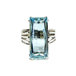 White Gold and Aquamarine Solitaire Ring