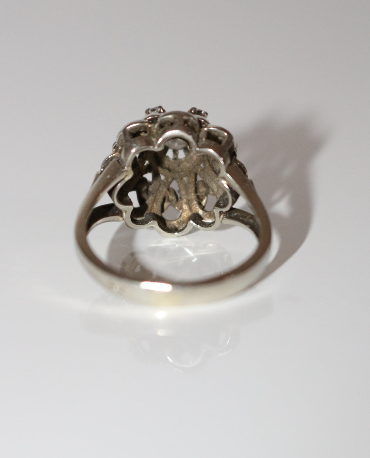 Marguerite Ring in White Gold, Platinum, and Diamonds