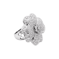 Bague « Trèfle », or blanc, diamants.