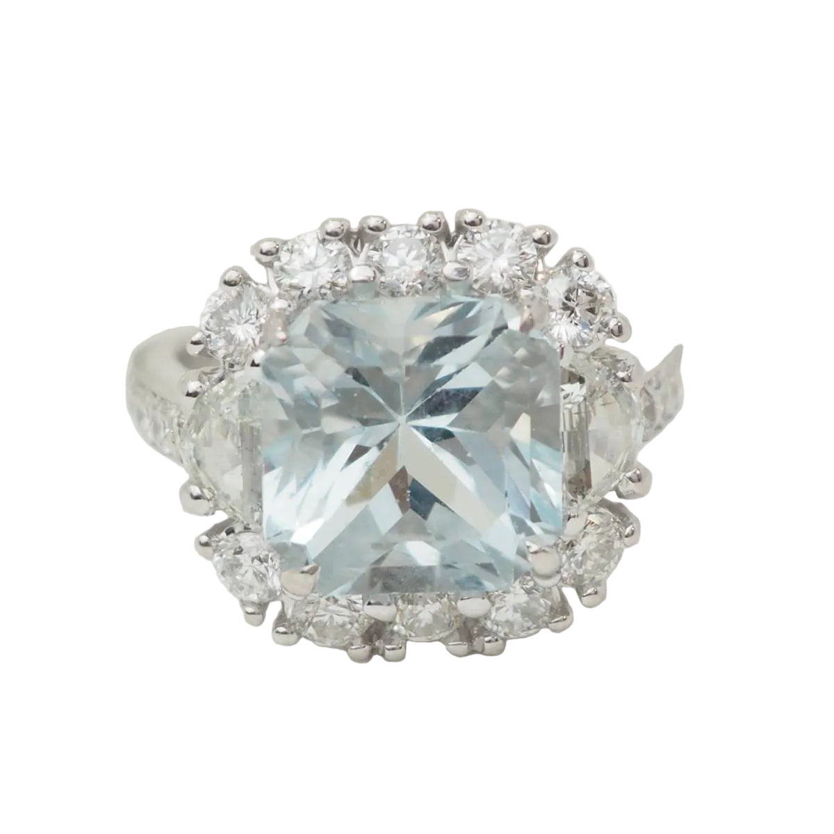 Entourage Ring in white gold, aquamarine, and diamonds