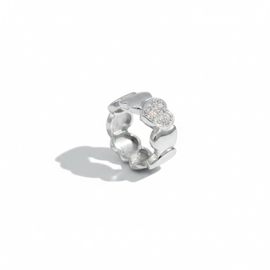 FRED "Hearts" band ring in white gold and diamonds