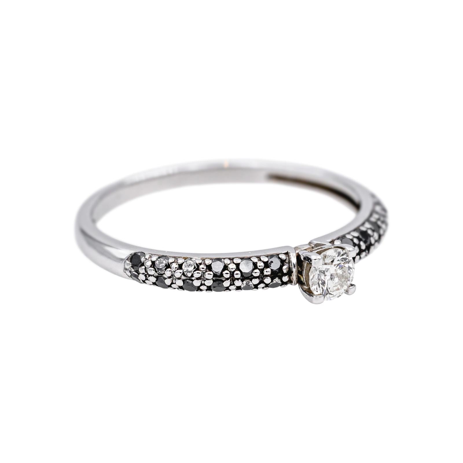 White gold Solitaire Diamond Ring