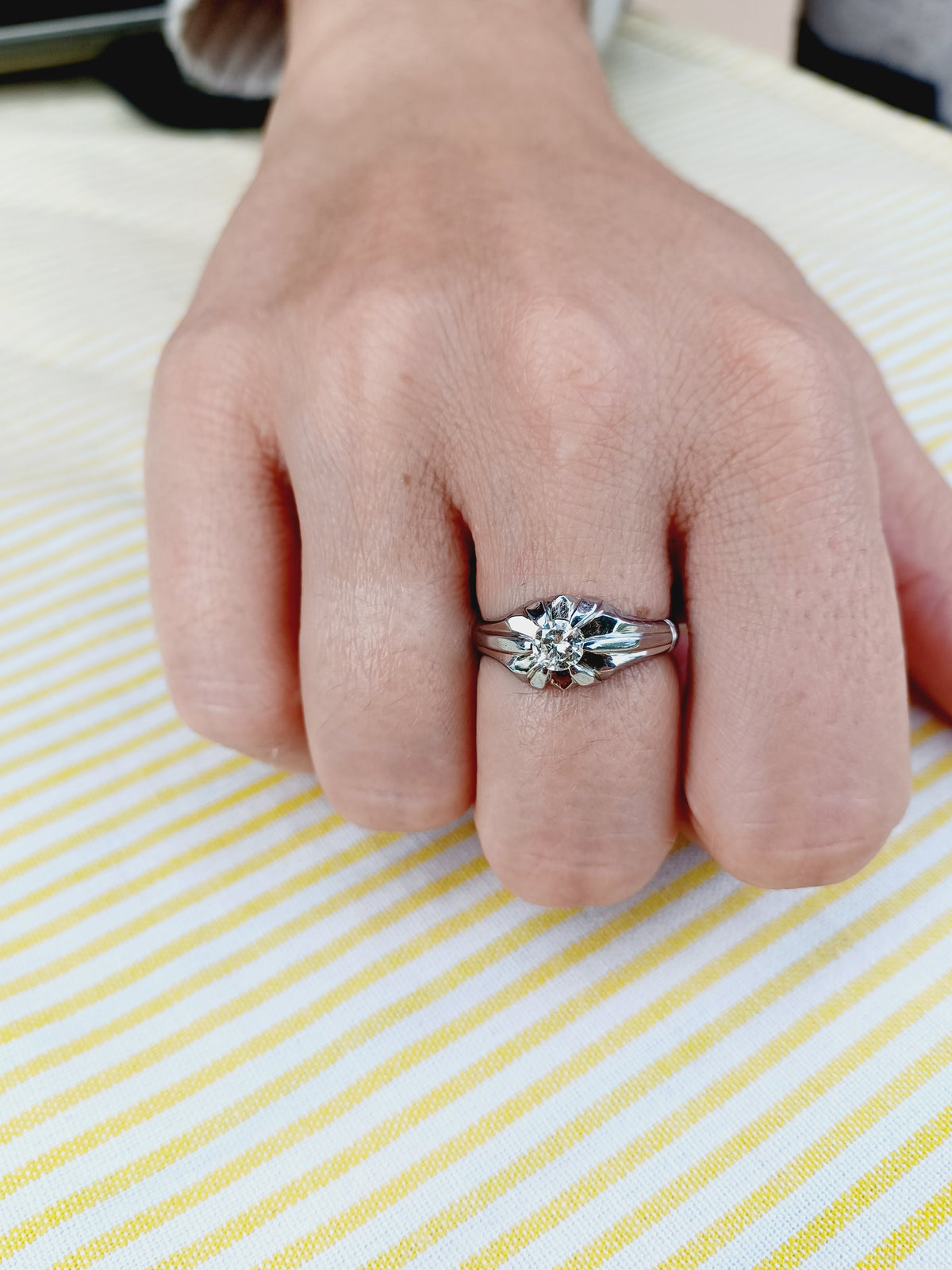 Ring Solitaire in white gold and diamonds