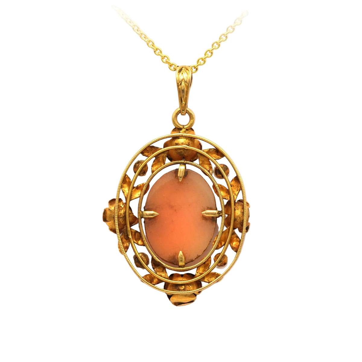 Yellow gold pendant with pearls and a cameo
