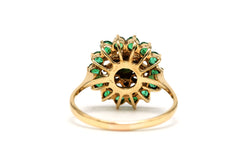 Bague Marguerite en or jaune, émeraudes et diamants