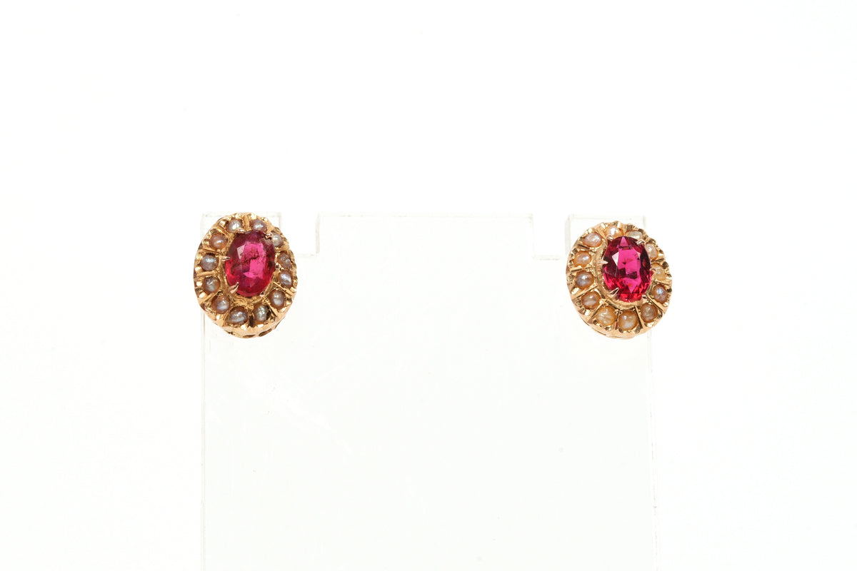 Boucles d'oreilles Puces en or jaune, perles et rubis