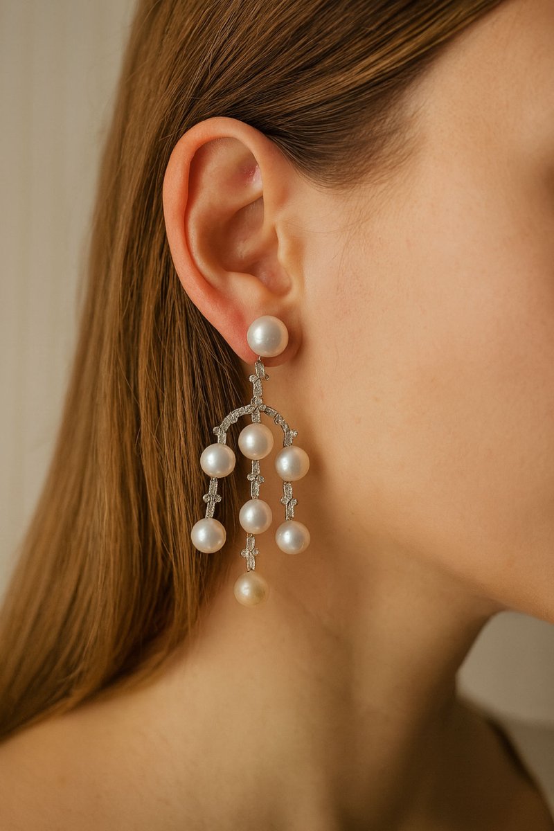 Elégante paire de boucles d'oreille Girandole perles des diamants - Castafiore