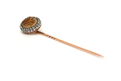Epingle en or jaune, argent, agate et diamants - Castafiore