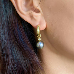 Yellow gold hoop earrings with pearls and diamonds