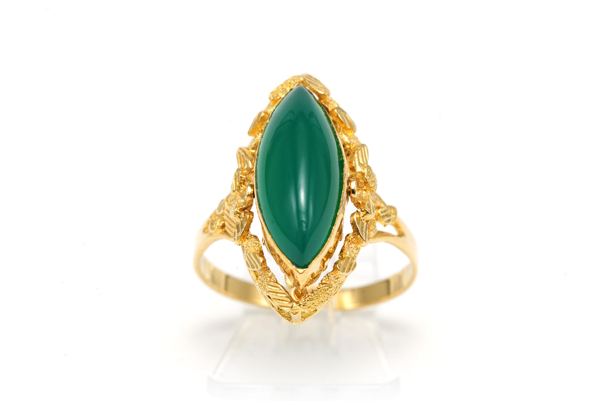 Marquise Ring in yellow gold, chrysoprase, and pearls