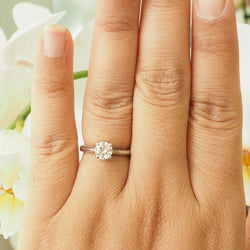 Bague Solitaire en or blanc et diamant