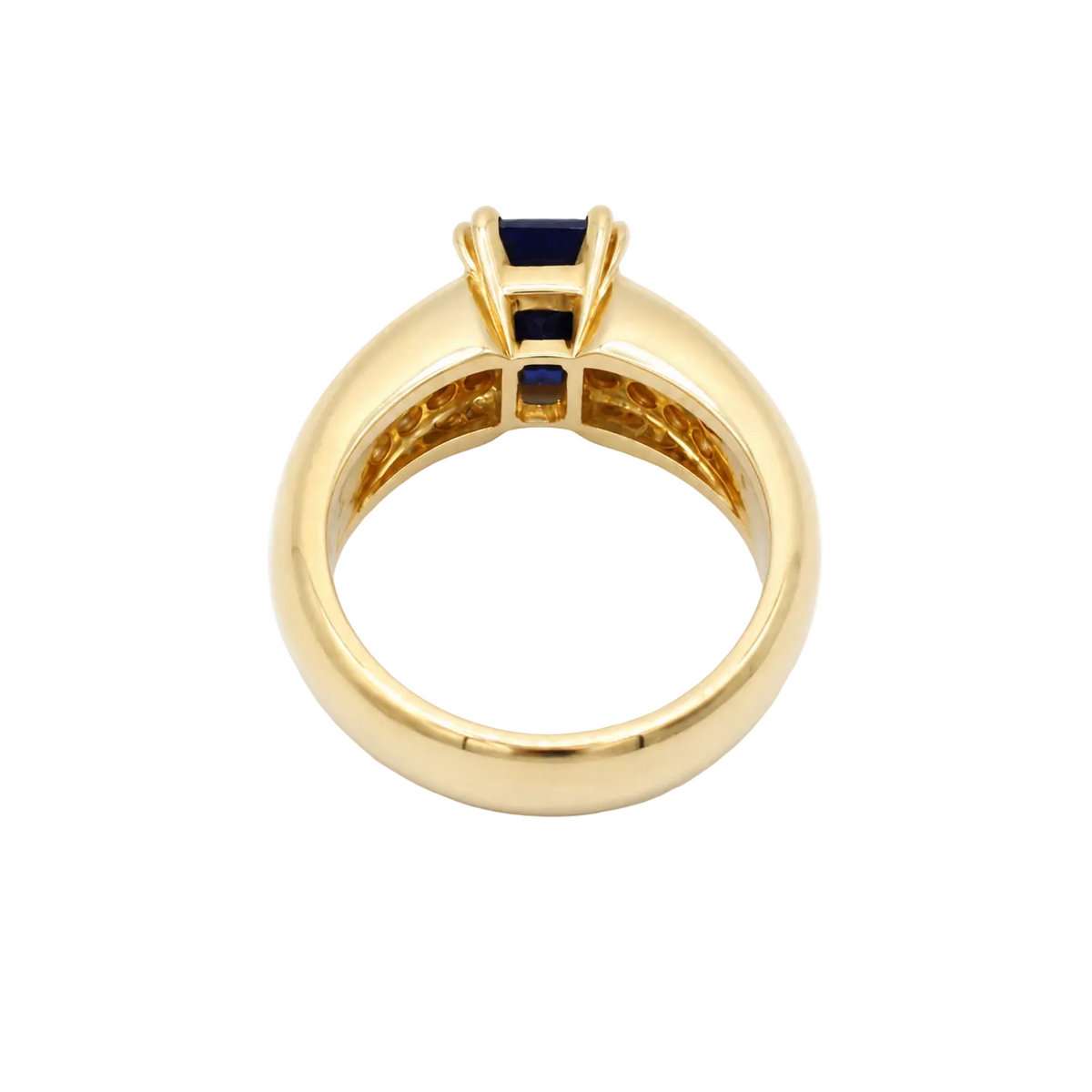 Yellow Gold Solitaire Ring with Sapphire and Diamonds