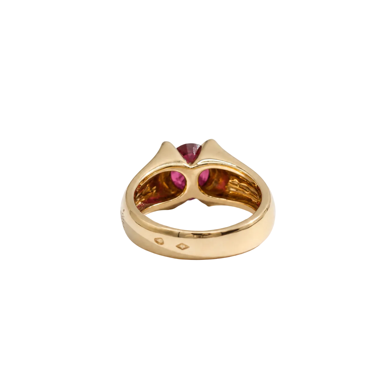 Entourage Ring in yellow gold, rubies, and diamonds