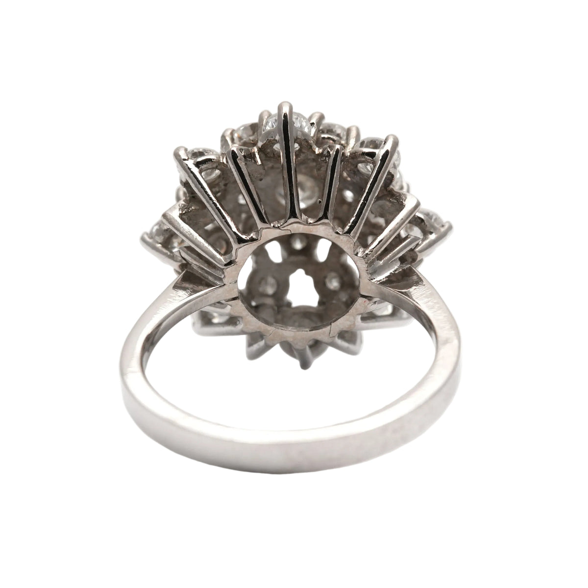 Marguerite Ring in White Gold and Diamonds