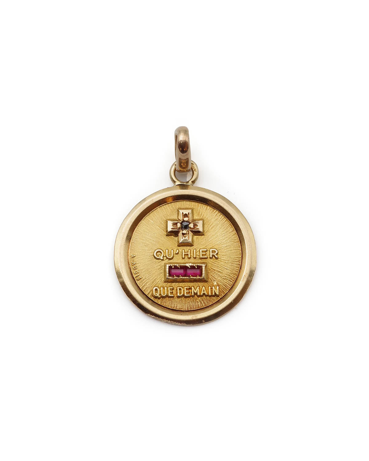 Médaille AUGIS en or jaune, rubis et diamant
