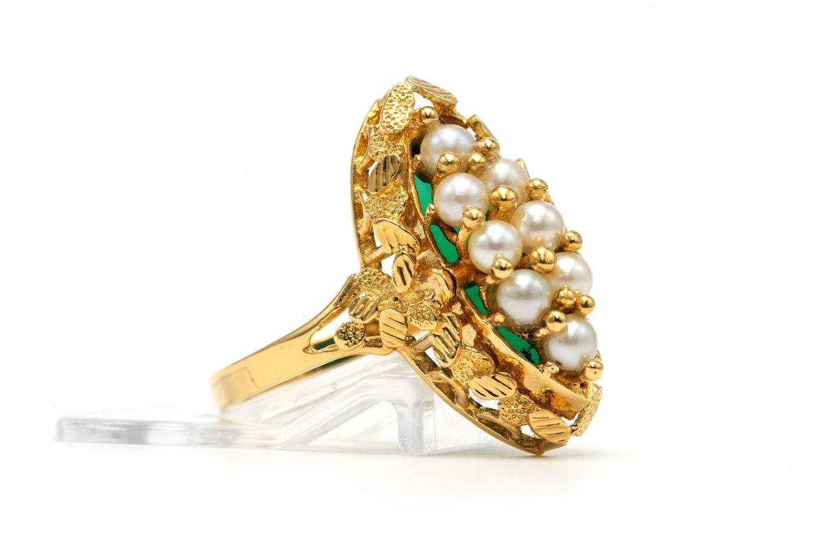 Marquise Ring in yellow gold, chrysoprase, and pearls