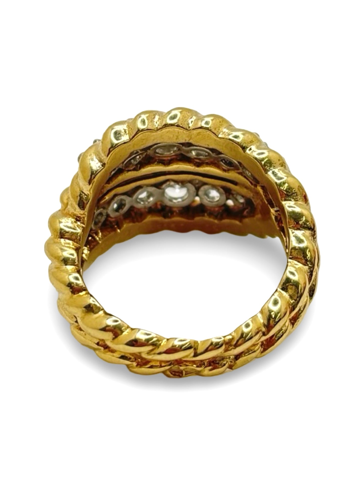 VAN CLEEF & ARELS Cocktail Ring in yellow gold and diamonds