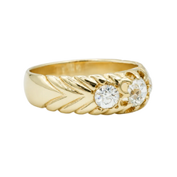 Trilogy Ring in Yellow Gold and Diamonds