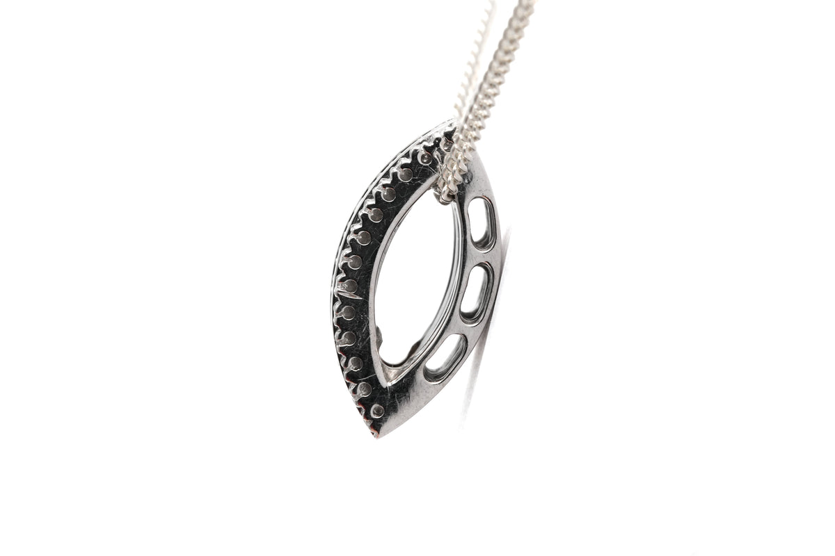Pendentif en or blanc et diamants