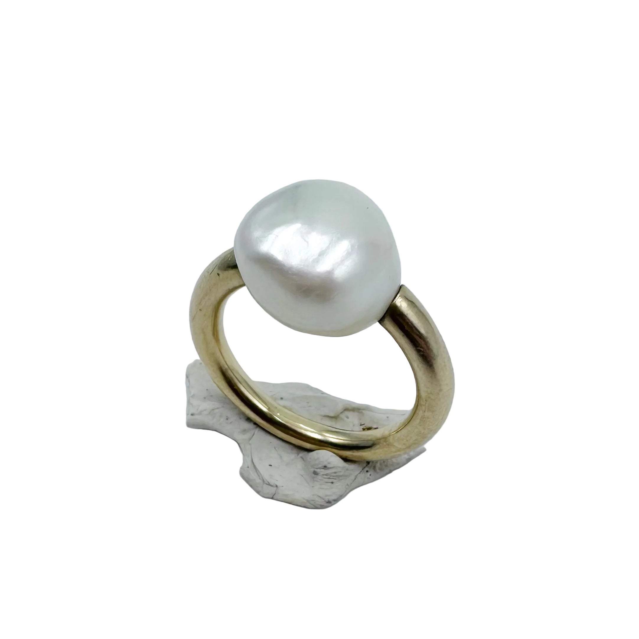 Yellow Gold Solitaire Ring with Pearl
