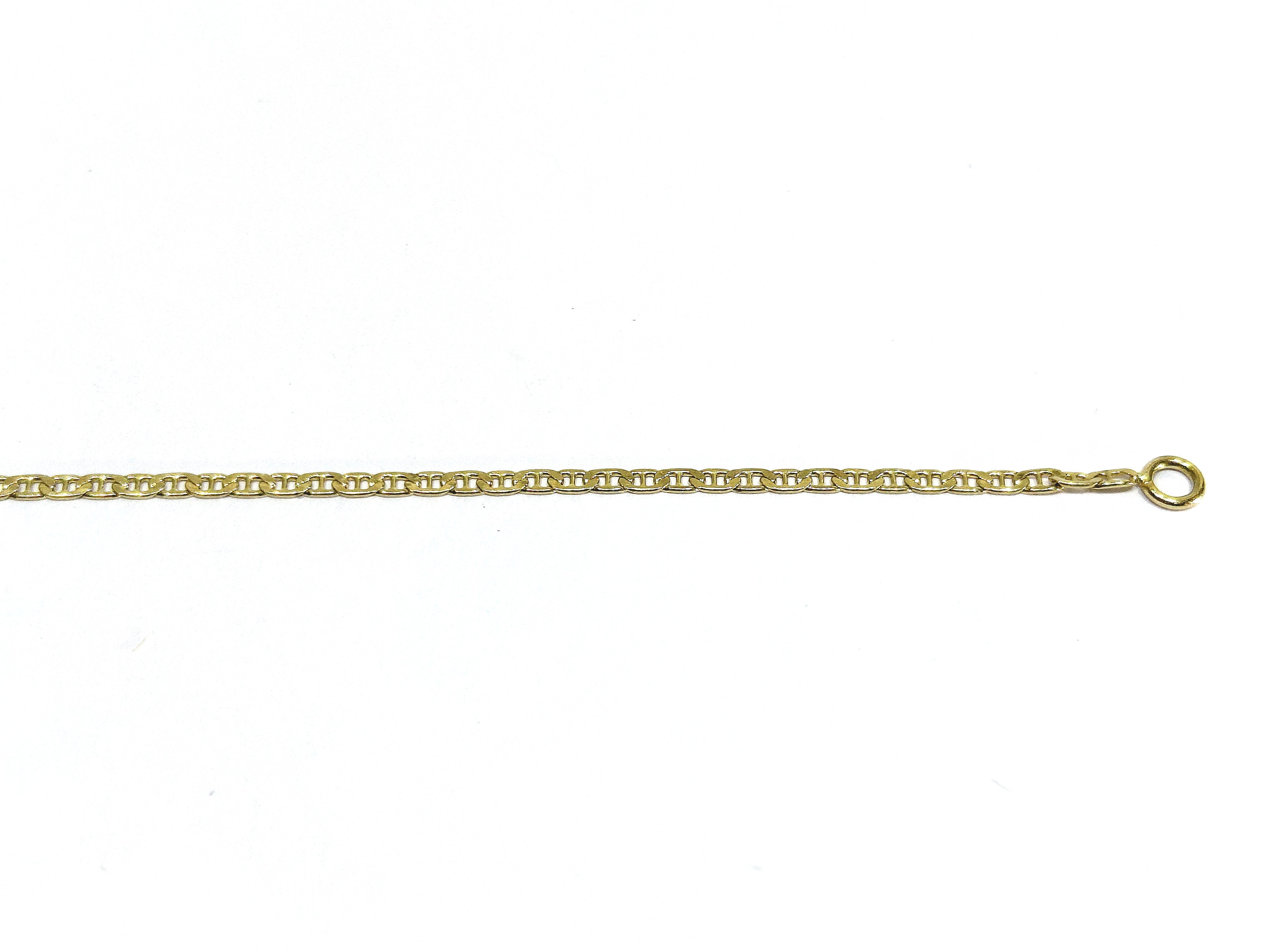 Yellow gold chain with marine-style links