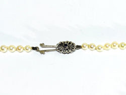 White Gold and Sapphire Pearl Necklace