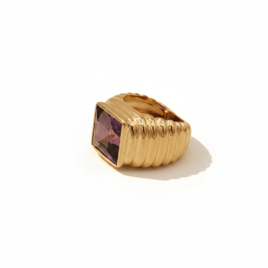 Vintage Yellow gold and Amethyst Ring