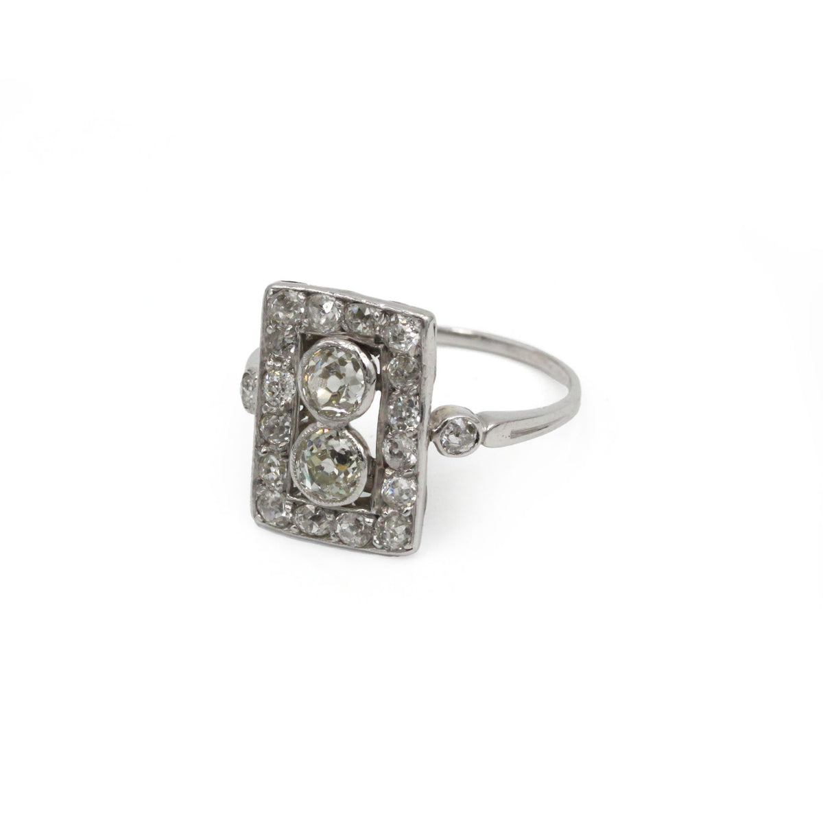 Entourage Ring in White Gold and Diamonds