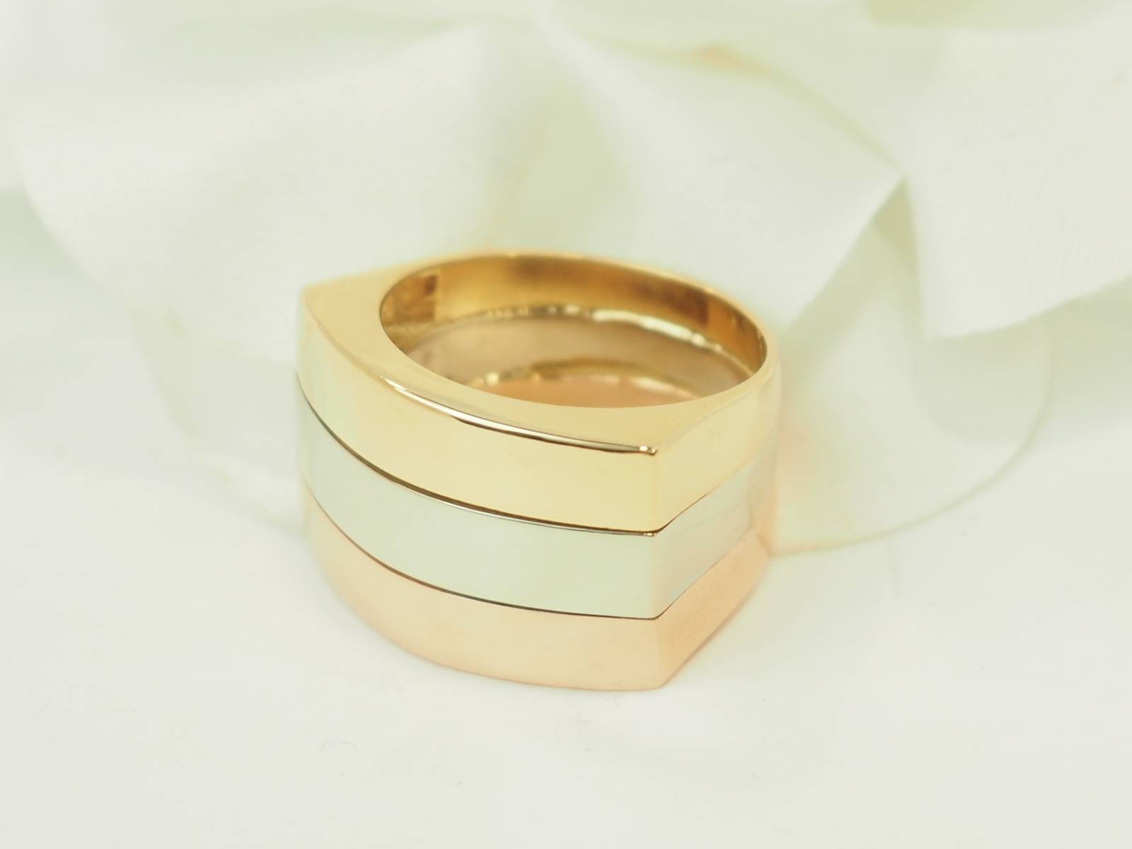 Ring in Yellow gold, Rose gold and White gold