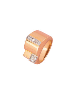 18-carat yellow gold tank ring with diamonds