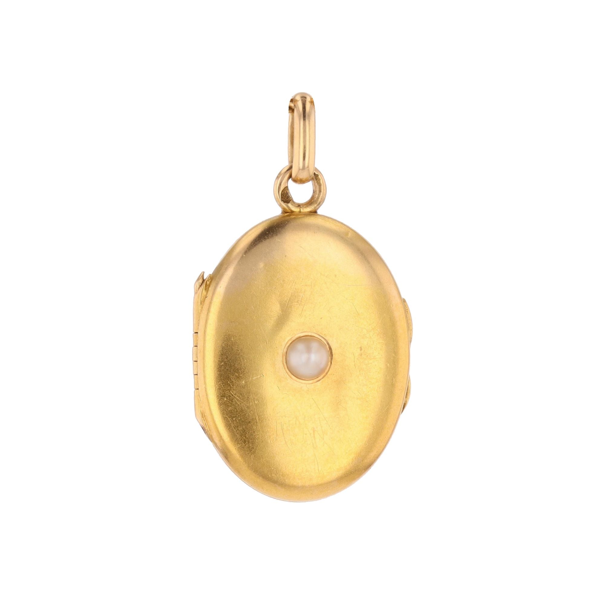 Yellow gold Locket with Pearl