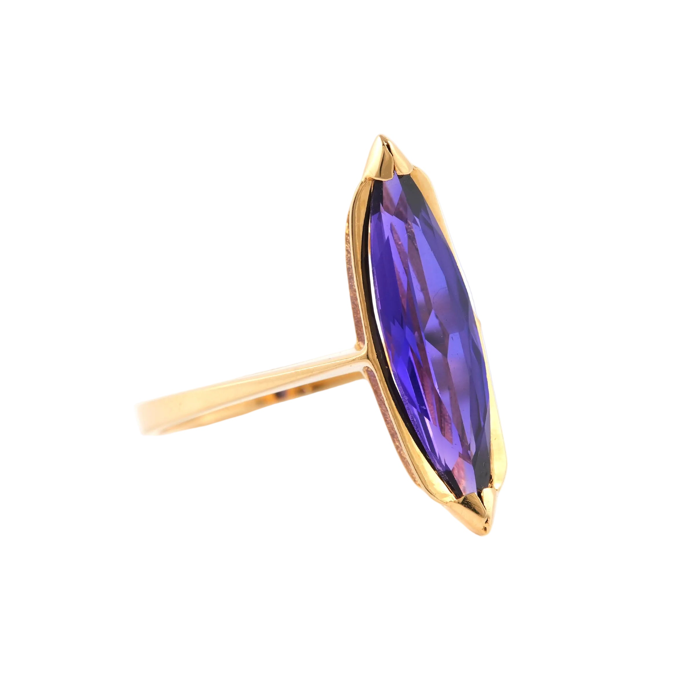 Yellow Gold Solitaire Ring with Amethyst