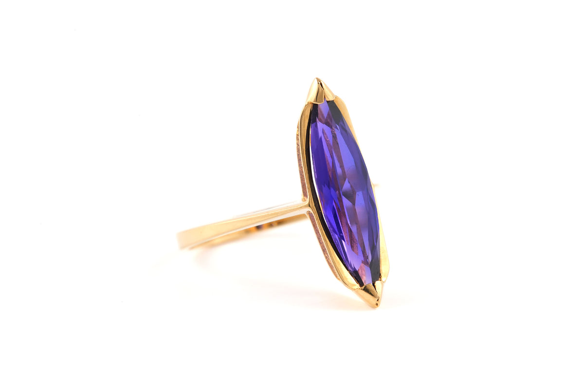 Yellow Gold Solitaire Ring with Amethyst