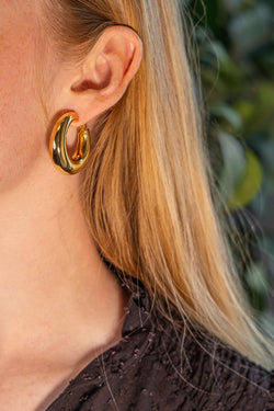 Chaumet Hoop Earrings  Yellow gold