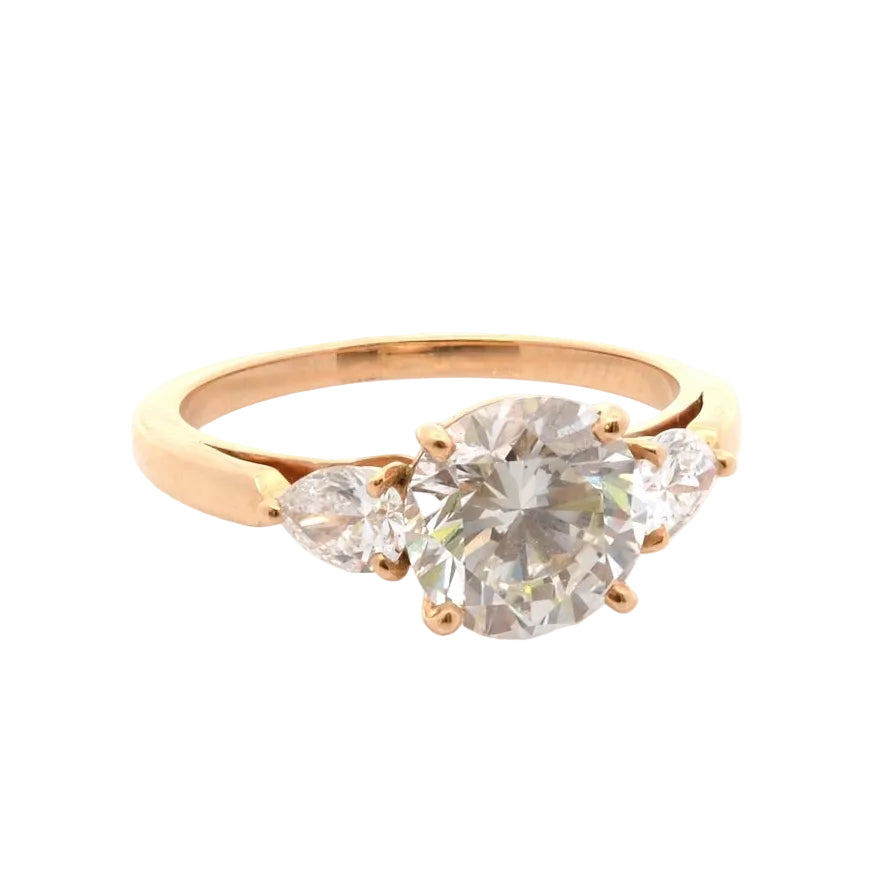 2.10-carat G/VS1 diamond ring in 18k gold