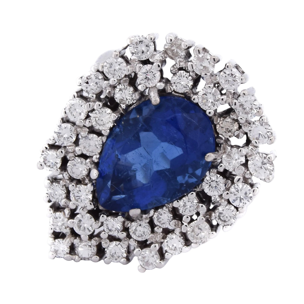 Entourage Ring in white gold, sapphire, and diamonds