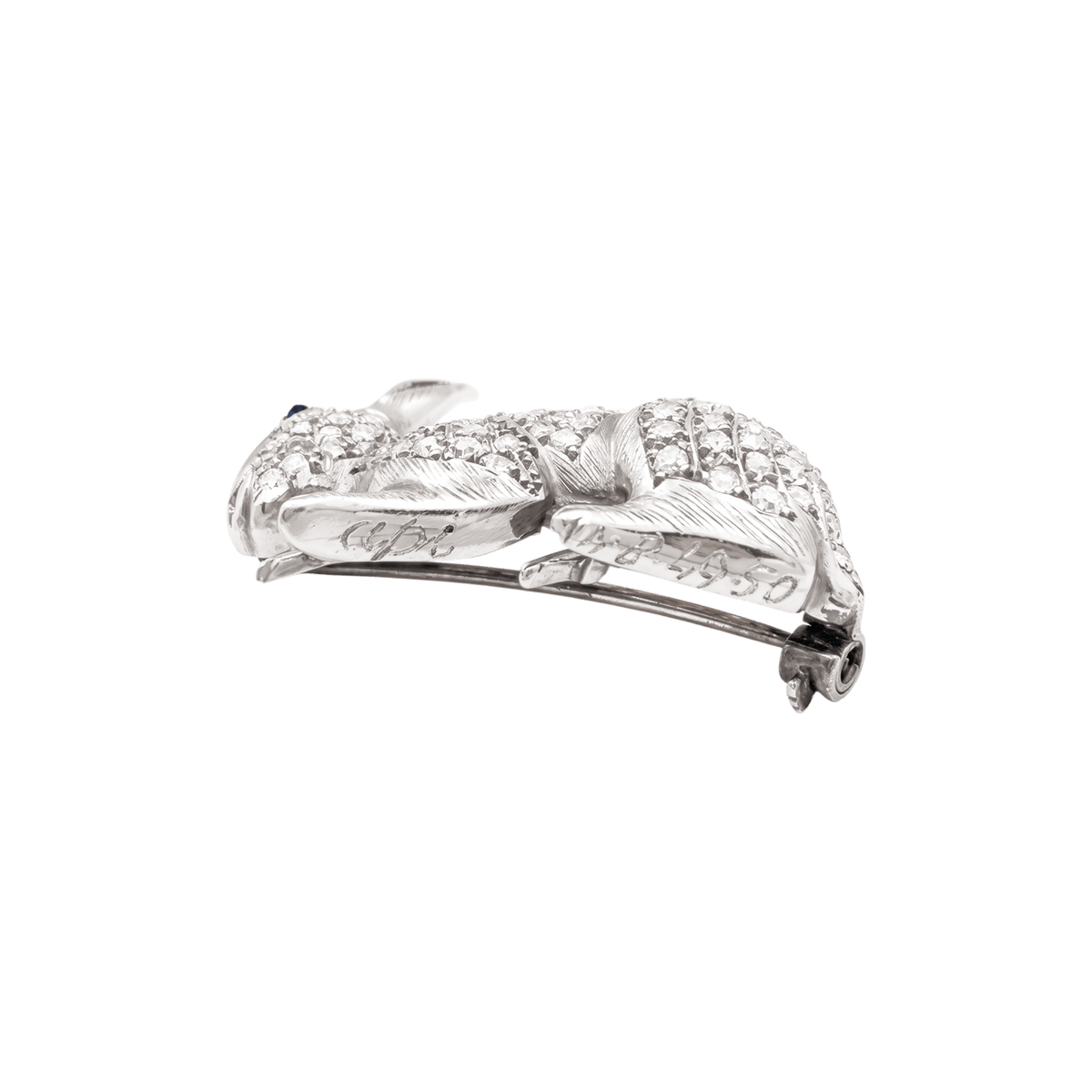 Brooch made of white gold, platinum, and diamonds