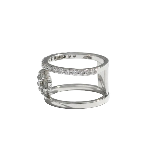 Marguerite Ring in White Gold and Diamonds