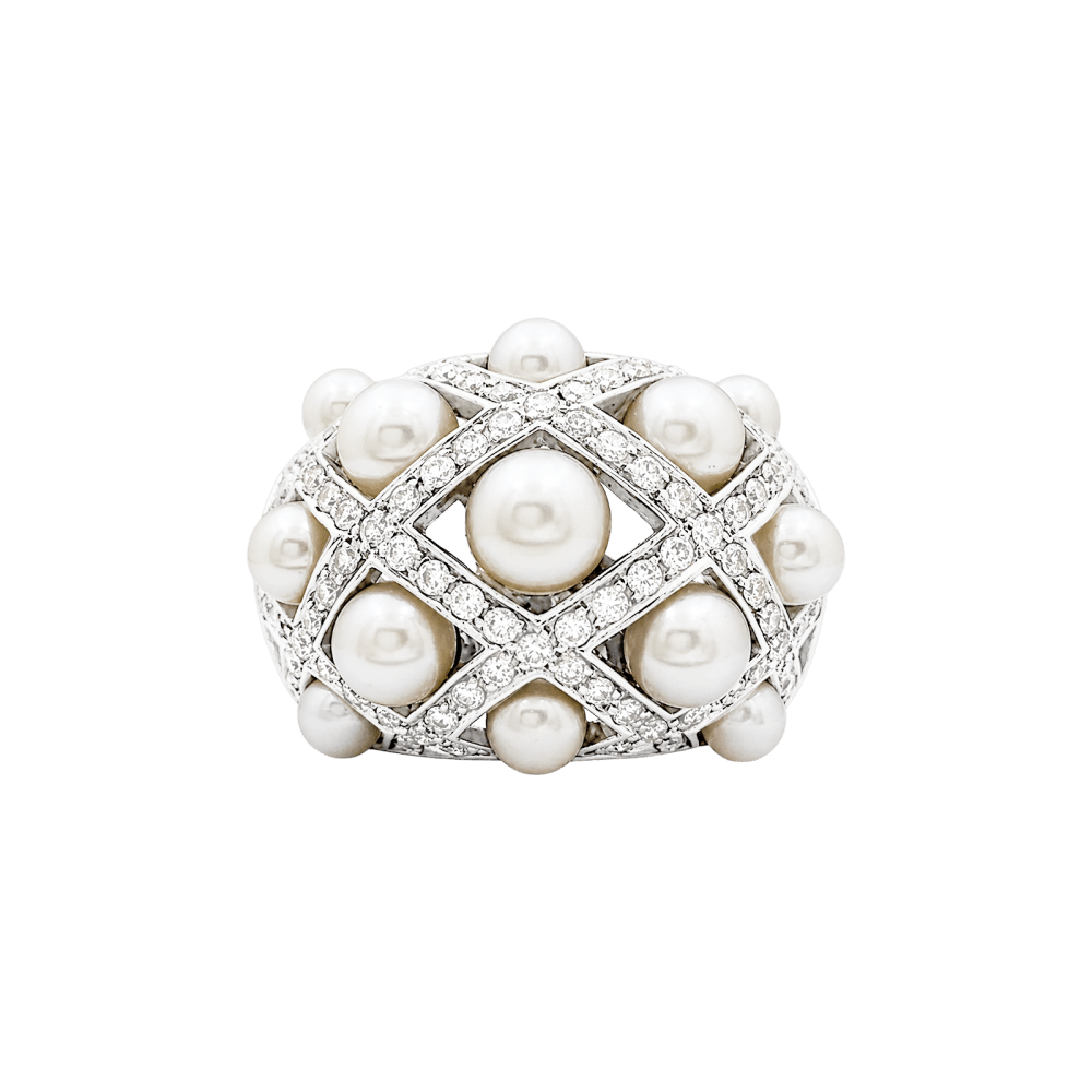 Ring CHANEL, "Baroque", white gold, diamonds.