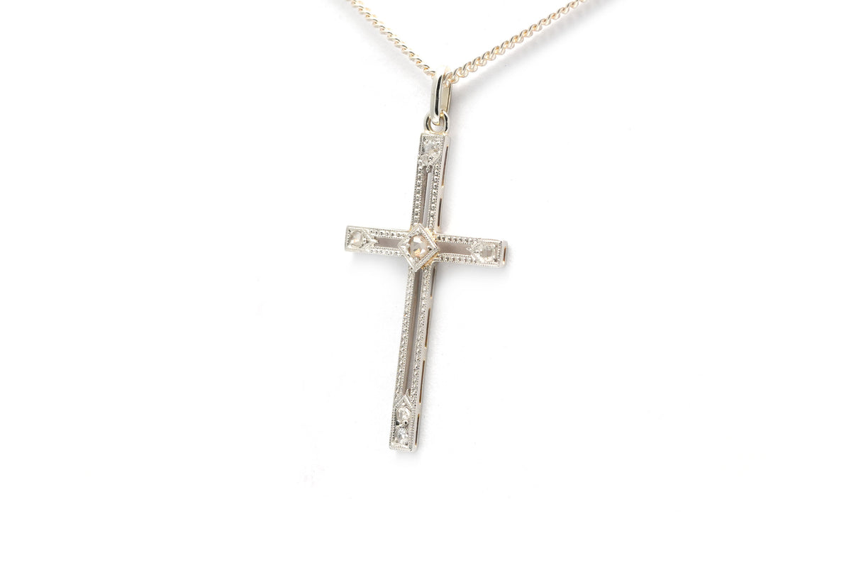 Pendentif en or blanc et diamants