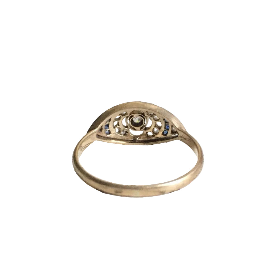 Bague Marquise en or jaune, platine et diamants