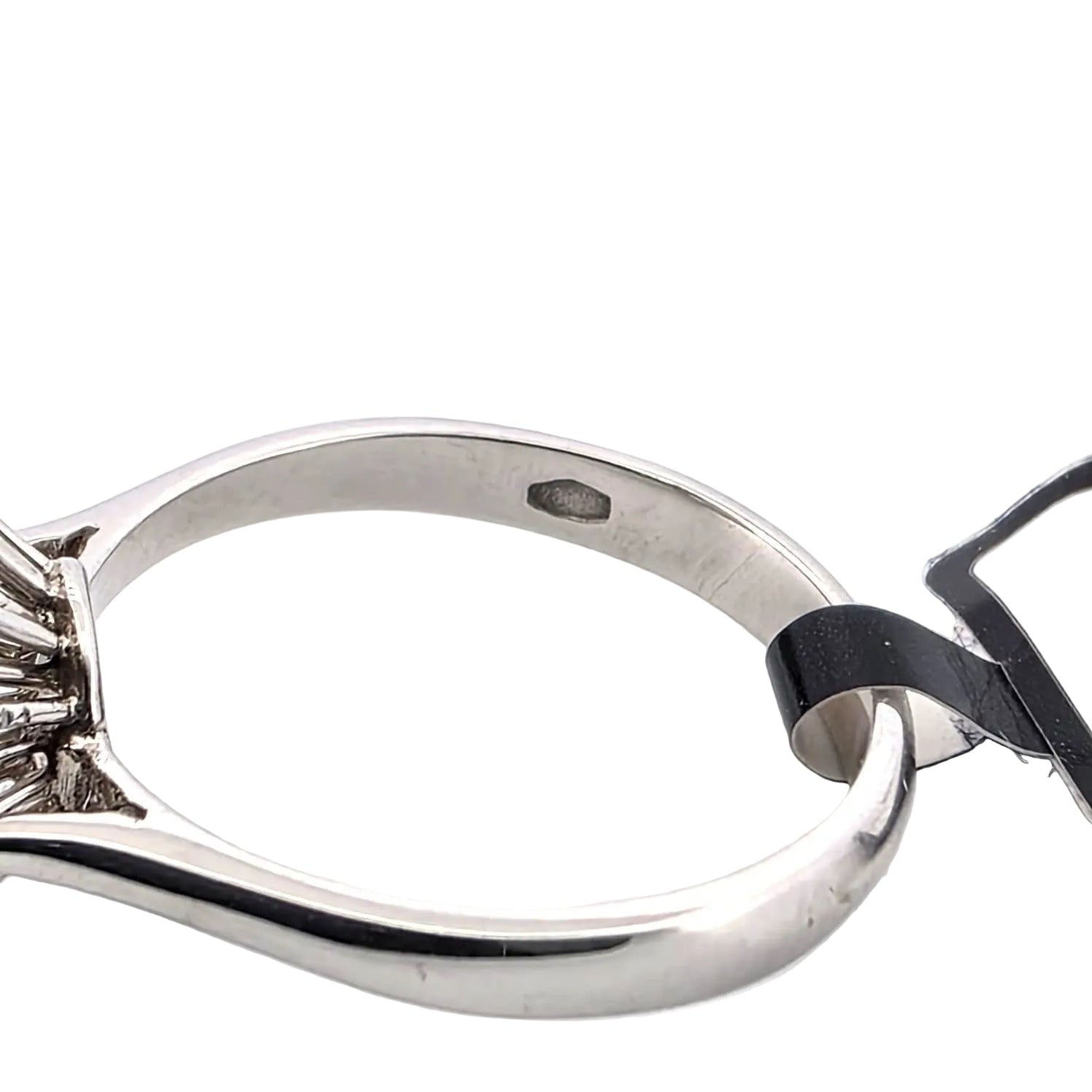 Entourage Ring in white gold and diamonds