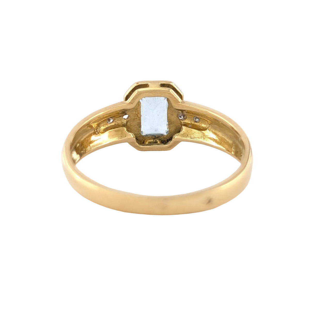 Yellow gold ring with aquamarine and diamonds