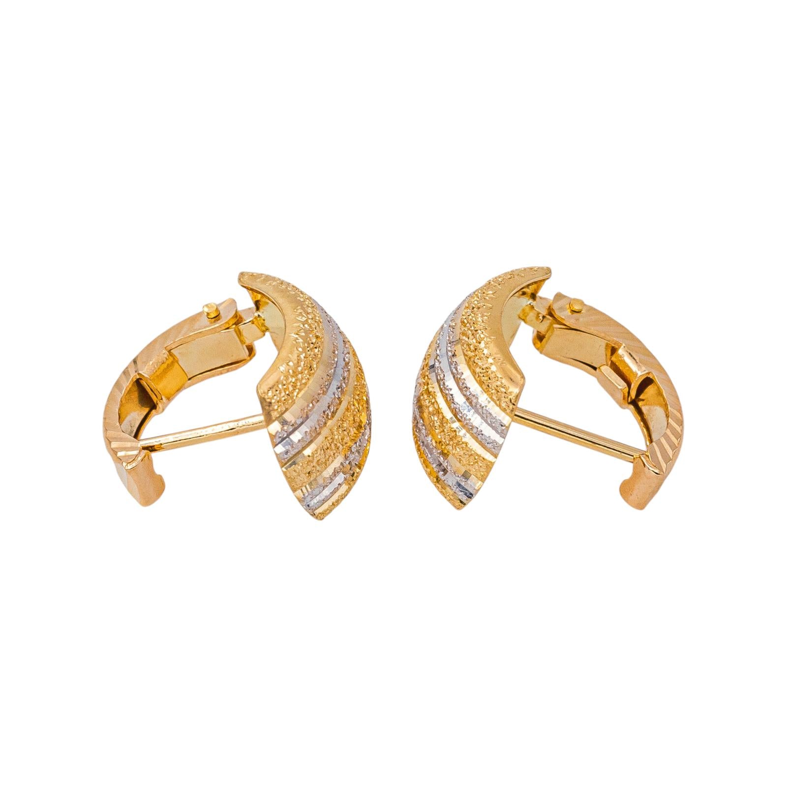 Yellow gold earrings