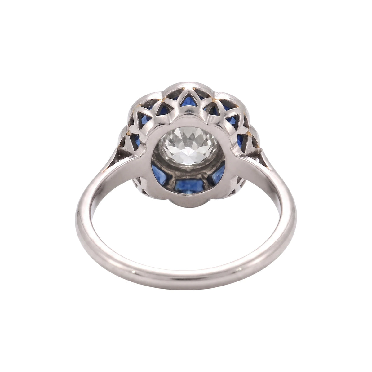 Bague Entourage en platine, saphirs et diamants
