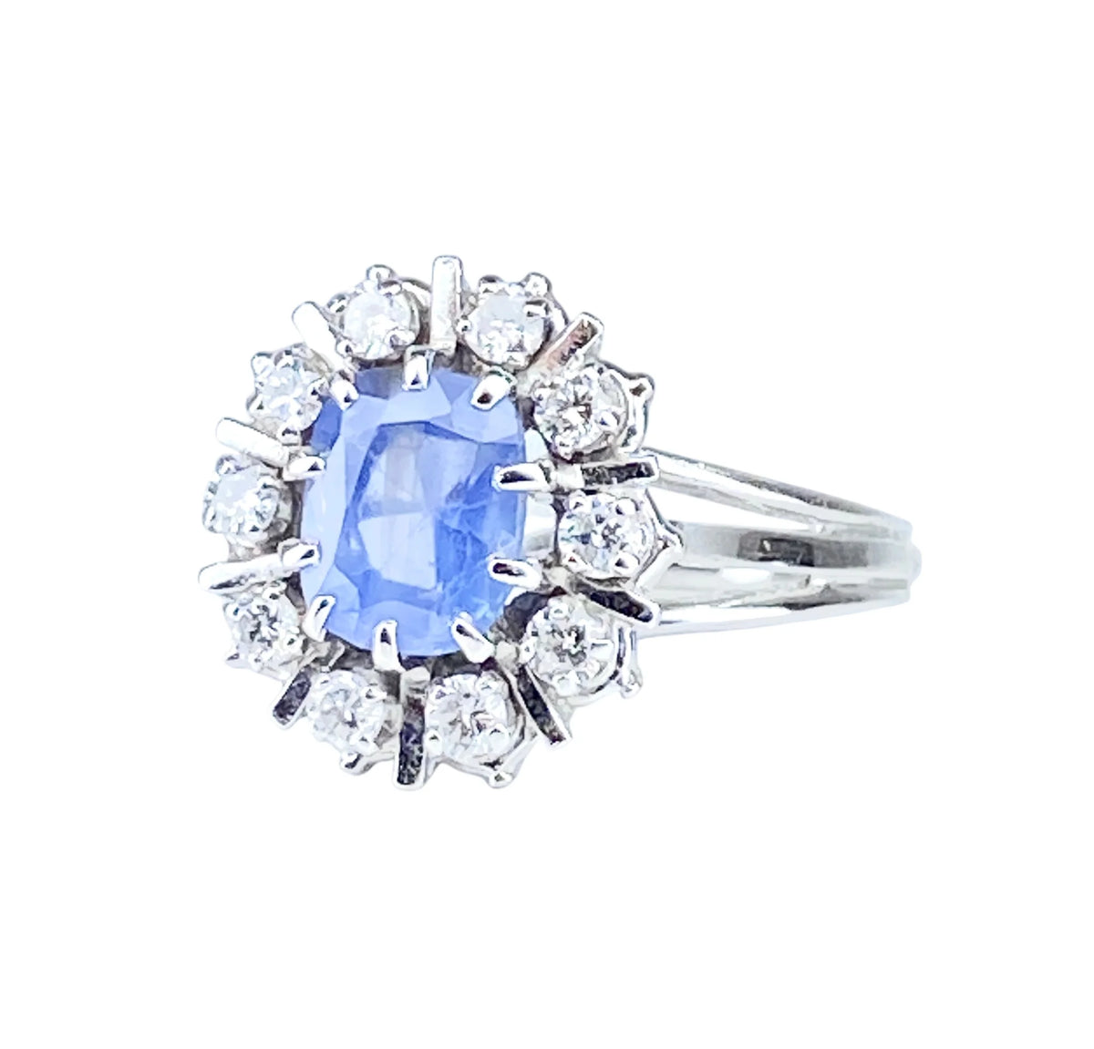 Bague Marguerite en or blanc, saphir et diamants