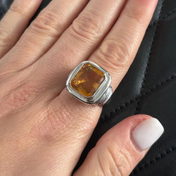 Cocktail Ring in White Gold and Citrine